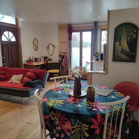Appart ds maison au calme- 15' Annecy / 30' Genève Villy-le-Pelloux Esterno foto